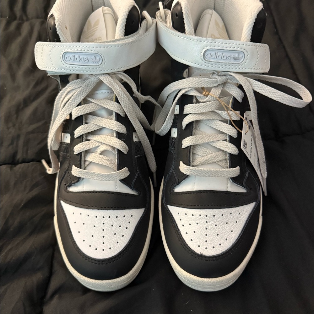 Adidas Black and White Low-Top Sneakers Classic Silhouette